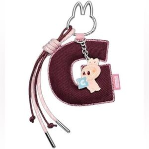 ❌SOLD❌ Pin For Love Letter “G” Pendant